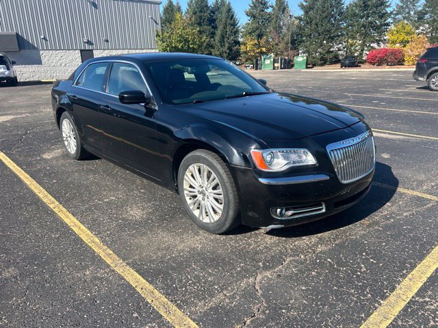 Used 2014 Chrysler 300 AWD w/ Driver Convenience Group image 5