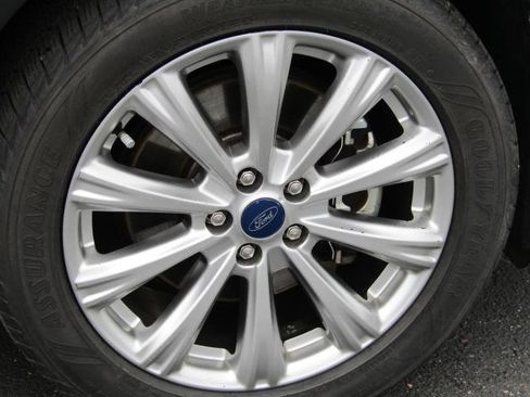 Certified 2017 Ford Escape Titanium w/ Equipment Group 301A image 10