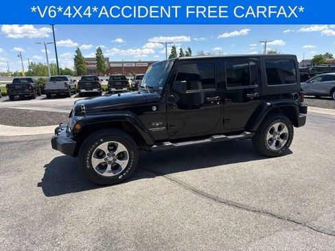 Used 2017 Jeep Wrangler Unlimited Sahara w/ Connectivity Group AWD/4WD image 5