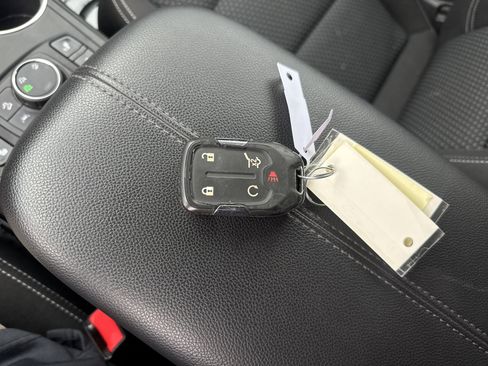 Used 2022 GMC Terrain SLE w/ Driver Convenience Package image 28