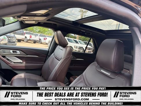 Used 2025 Ford Explorer Platinum AWD/4WD image 16