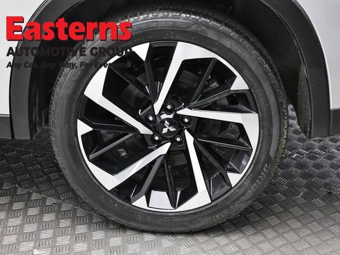 Used 2023 Mitsubishi Outlander SE AWD/4WD image 8