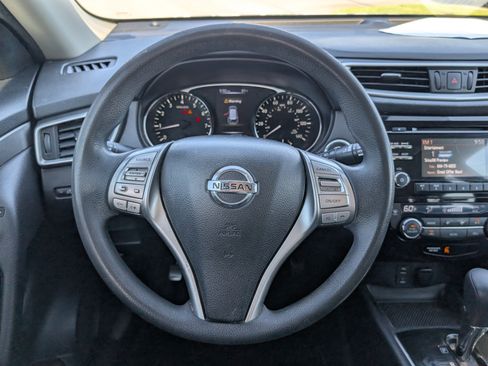 Used 2015 Nissan Rogue SV FWD image 14