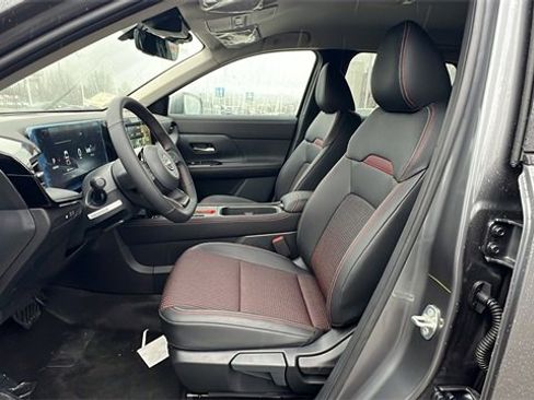 New 2025 Nissan Kicks SR w/ Illumination Package image 33