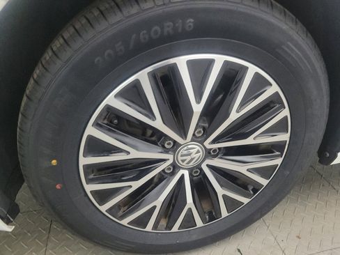 Used 2020 Volkswagen Jetta SE w/ SE Cold Weather Package FWD image 31
