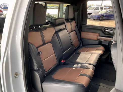 Used 2022 Chevrolet Silverado 2500 High Country w/ Technology Package AWD/4WD image 19