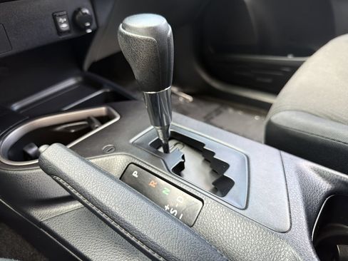 Used 2017 Toyota RAV4 LE FWD image 22