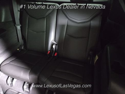 Used 2024 Cadillac XT6 Premium Luxury w/ Technology Package FWD image 16