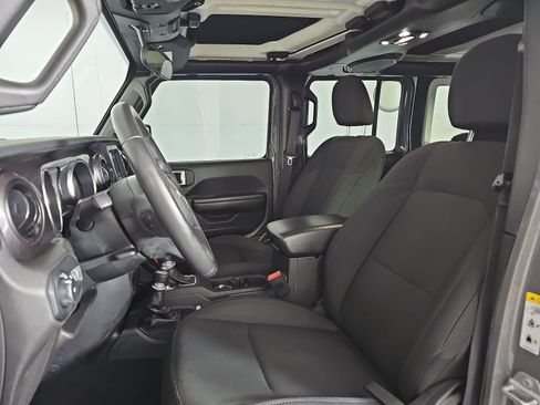 Used 2019 Jeep Wrangler Unlimited Sport AWD/4WD image 11
