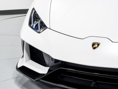Used 2022 Lamborghini Huracan EVO AWD/4WD image 40