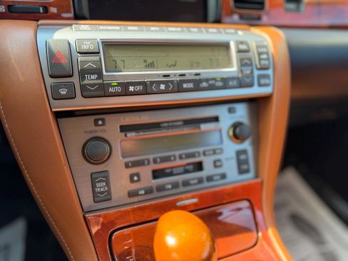 Used 2002 Lexus SC 430 Convertible image 41