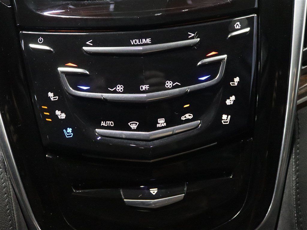 Used 2019 Cadillac Escalade Premium Luxury AWD/4WD image 31