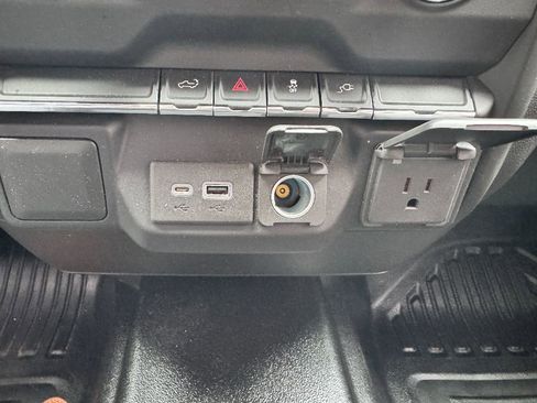 Used 2021 GMC Sierra 2500 4x4 Crew Cab w/ Convenience Package image 18