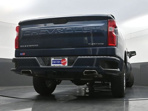 Used 2019 Chevrolet Silverado 1500 Custom w/ Custom Convenience Package AWD/4WD image 24