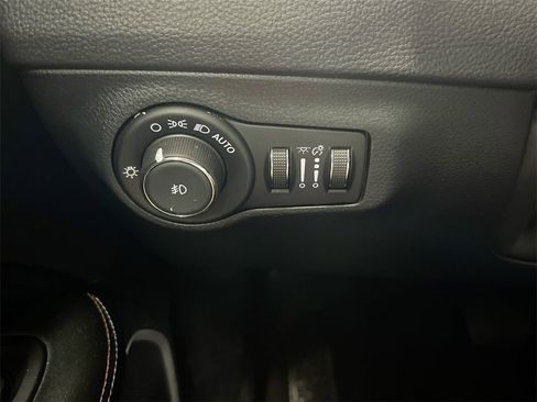 Used 2020 Jeep Compass Latitude image 17