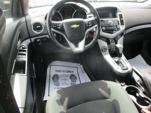 Used 2012 Chevrolet Cruze LT image 7