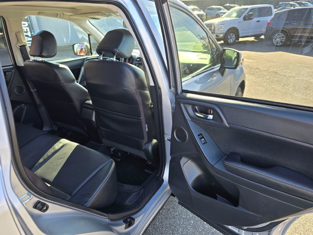 Used 2014 Subaru Forester 2.5i Touring AWD/4WD image 14