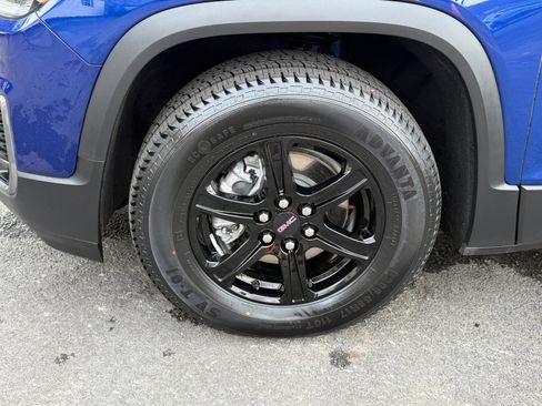 Used 2023 GMC Acadia AT4 w/ Technology Package image 9