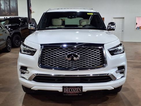 Used 2023 INFINITI QX80 Sensory w/ All-Season Package image 2