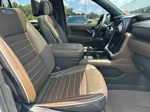 Used 2025 GMC Yukon XL Denali Ultimate w/ LPO, Floor Liner Package AWD/4WD image 14