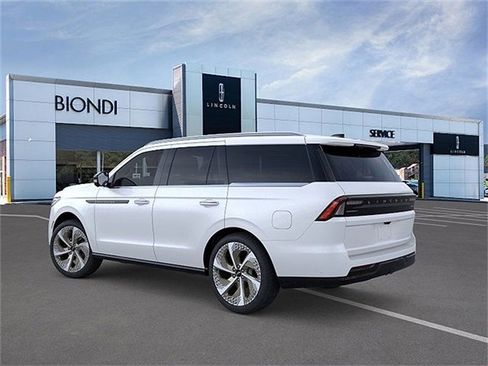 New 2026 Lincoln Navigator Black Label AWD/4WD image 4