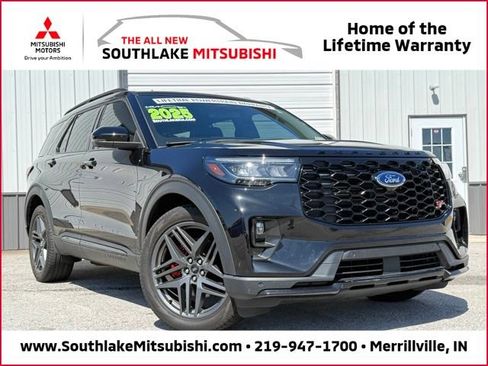 Used 2025 Ford Explorer ST AWD/4WD image 1