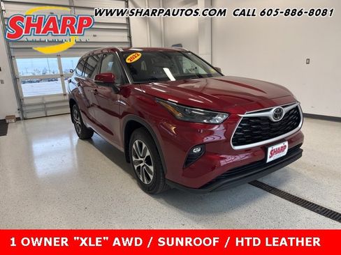 Used 2022 Toyota Highlander XLE image 1