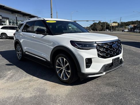 Used 2025 Ford Explorer Platinum w/ Ultimate Package image 7