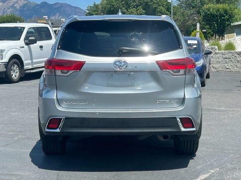 Used 2017 Toyota Highlander Limited AWD/4WD image 6