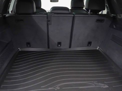 Certified 2025 Porsche Cayenne image 13