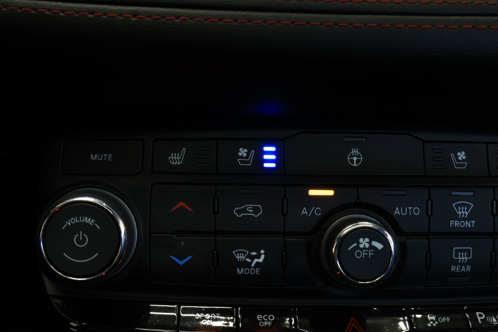 Used 2025 Dodge Durango R/T AWD/4WD image 35