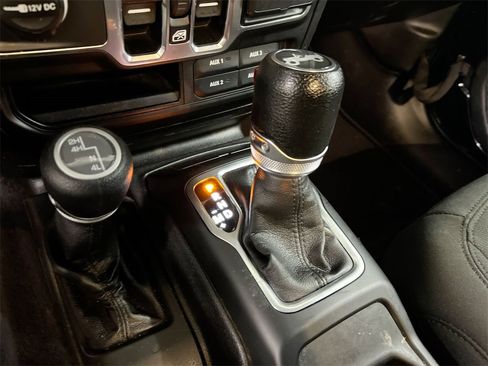 Used 2018 Jeep Wrangler Unlimited Sport S image 16