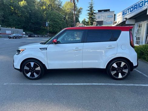Used 2016 Kia Soul + w/ Designer's Package FWD image 8