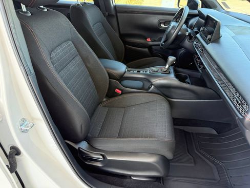 Certified 2025 Honda HR-V Sport image 34