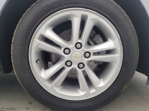 Used 2017 Chevrolet Cruze LT image 31