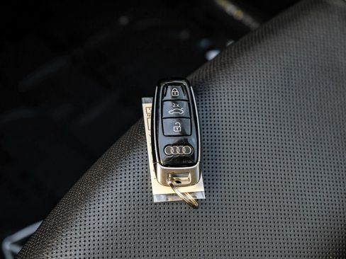 Used 2020 Audi Q8 Premium Plus image 53