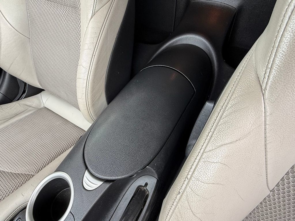 Used 2011 Nissan 370Z Touring RWD image 27