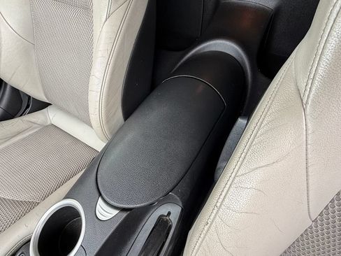 Used 2011 Nissan 370Z Touring RWD image 27