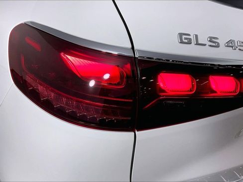 Used 2026 Mercedes-Benz GLS 450 4MATIC image 25