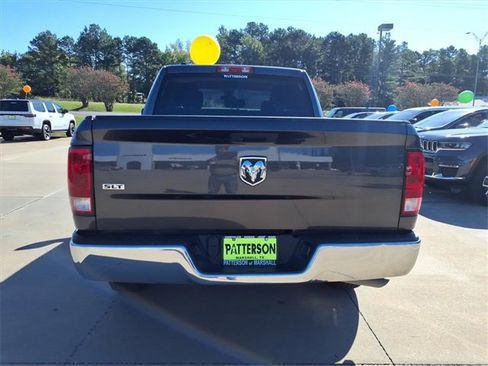 Used 2022 RAM 1500 Classic SLT image 3