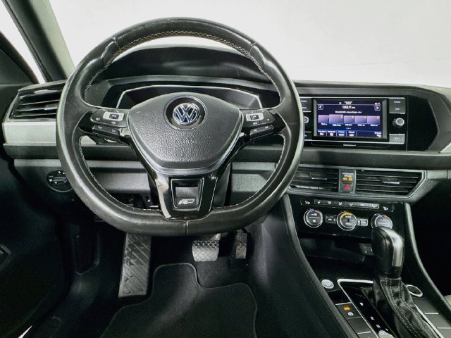 Used 2020 Volkswagen Jetta R-Line FWD image 10