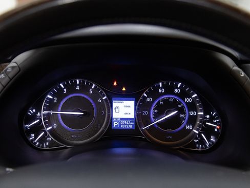 Used 2017 INFINITI QX80 4WD w/ Driver Assistance Package image 19