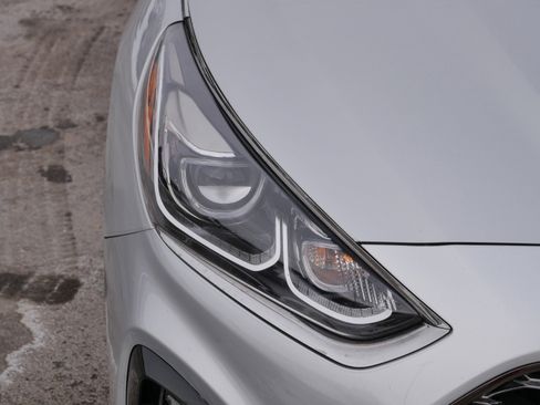 Used 2019 Hyundai Sonata Limited image 16