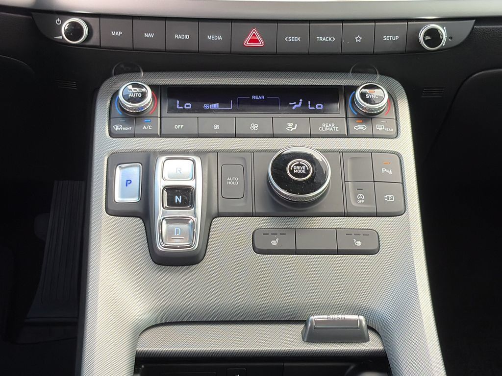 Used 2025 Hyundai Palisade SEL FWD image 17