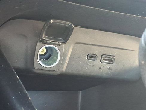 Used 2025 Chevrolet Trax LT image 29