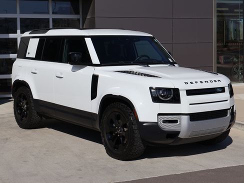 Used 2024 Land Rover Defender 110 S AWD/4WD image 3