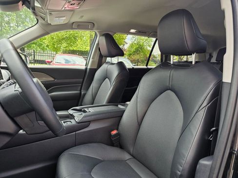 Used 2025 Toyota Grand Highlander FWD image 22