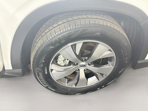 Used 2025 Subaru Ascent Premium AWD/4WD image 32