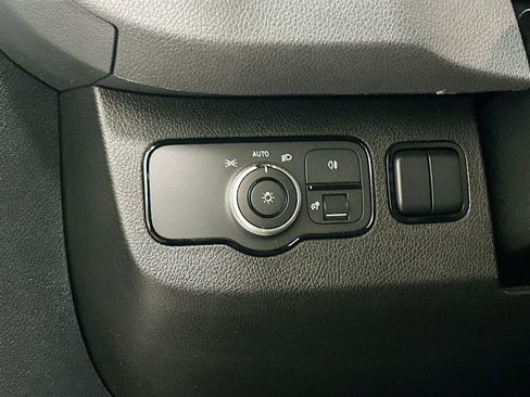 Used 2025 Mercedes-Benz Sprinter 2500 image 11