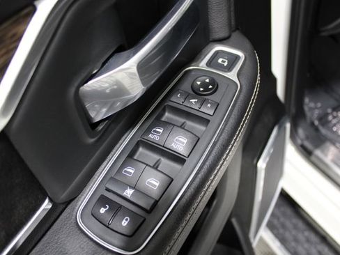 Used 2020 RAM 2500 Laramie image 15